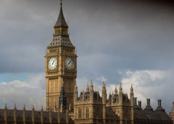 Phong cách kiến trúc Gothic là gì? Đặc điểm và các trình nổi bật