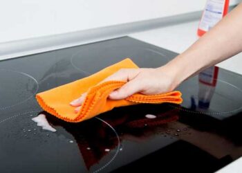 cách vệ sinh bếp từ