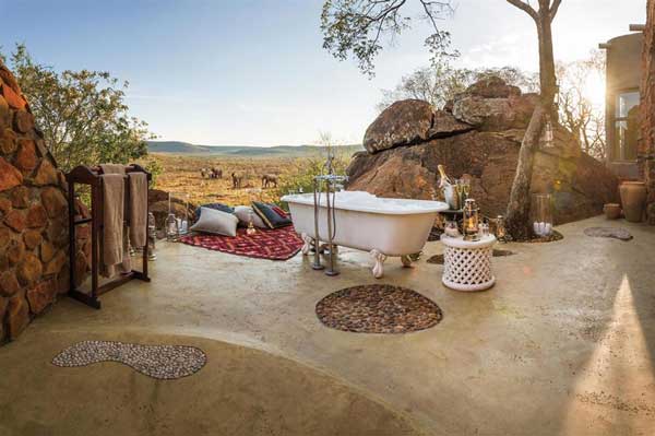 Madikwe Hills Private Game Lodge tự hào có phòng tắm safari tuyệt vời