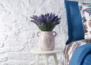 hoa oải hường trong phong ngủ